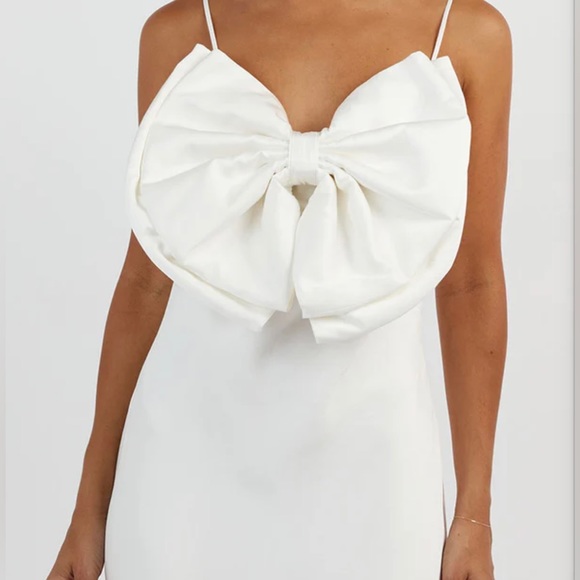 DISH AISLE WHITE FRONT BOW MIDI DRESS - 4 - Picture 3 of 14